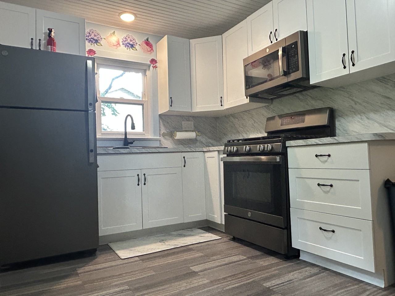 114 Maple Ave #NA - Photo 5 of 17