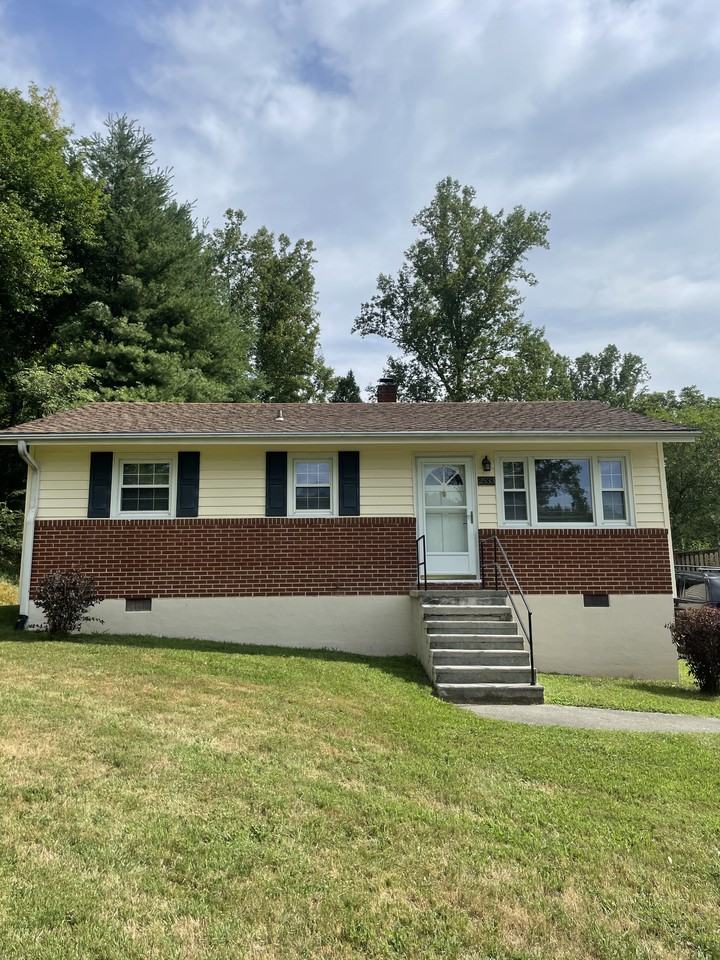 2533 Wildwood Rd #NA - Photo 2 of 16