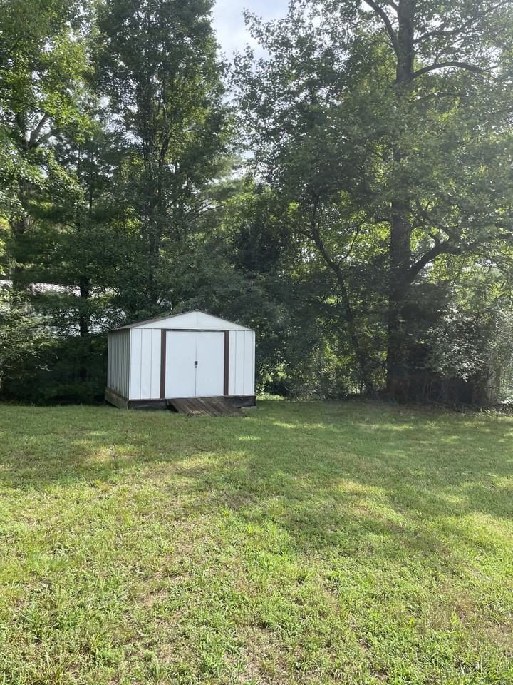 2533 Wildwood Rd #NA - Photo 5 of 16