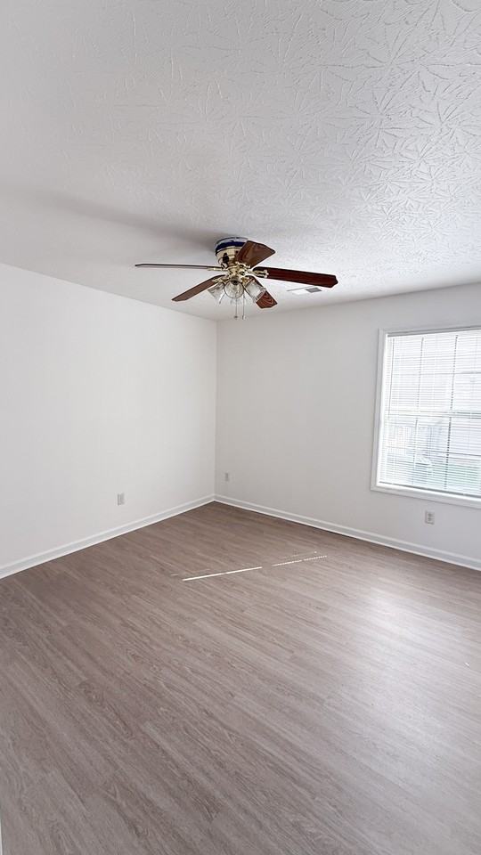 114 Irving Ln #NA - Photo 5 of 12