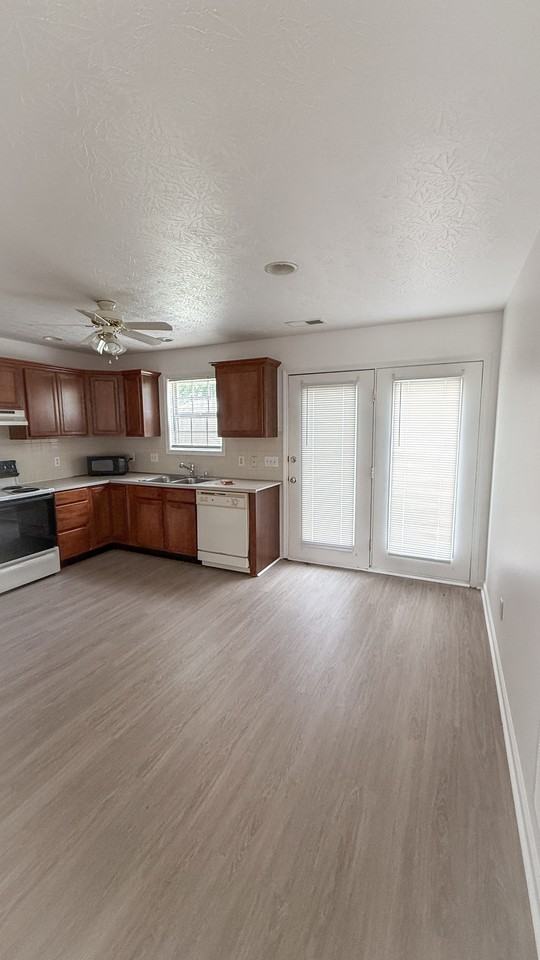 114 Irving Ln #NA - Photo 6 of 12