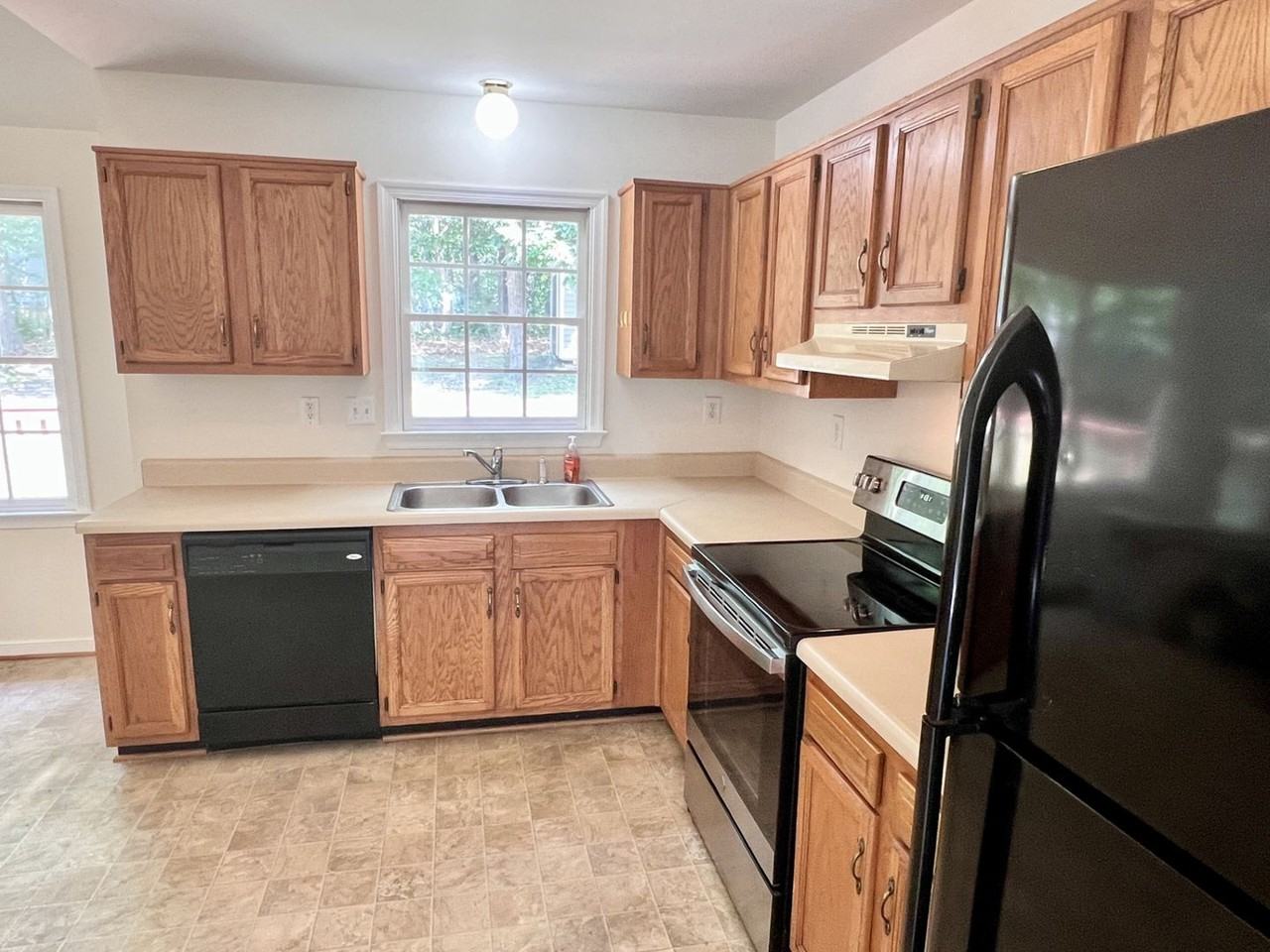 5633 Lake Sharon Dr - Photo 6 of 12