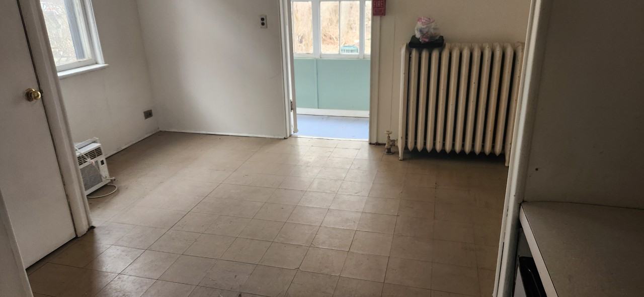 469 Ontario St #1 - Photo 5 of 5