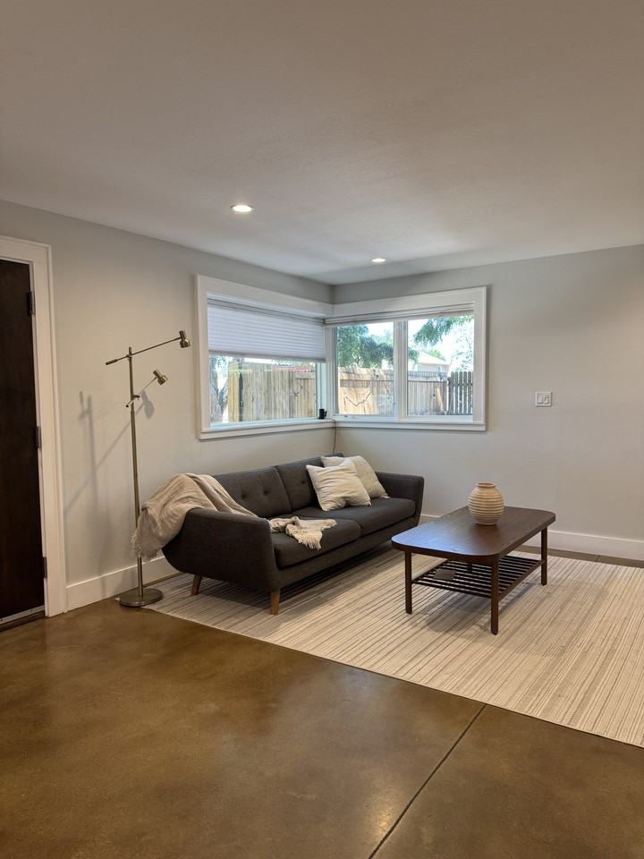 4720 Lamar St #NA - Photo 3 of 18