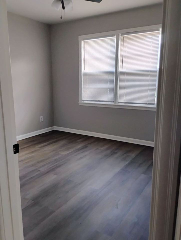 1402 Gold Ave - Photo 5 of 12