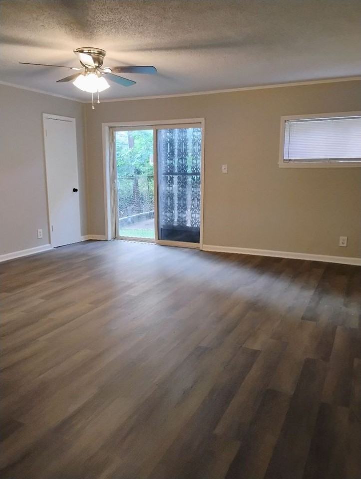 1402 Gold Ave - Photo 6 of 12