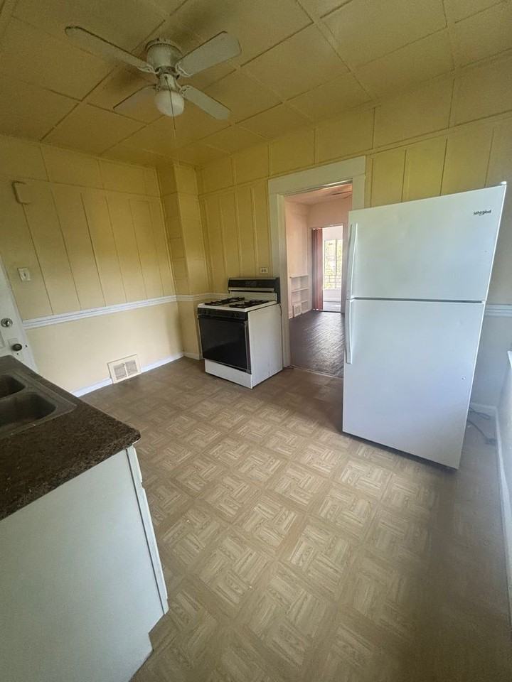 3026 E 123rd St - Photo 6 of 6