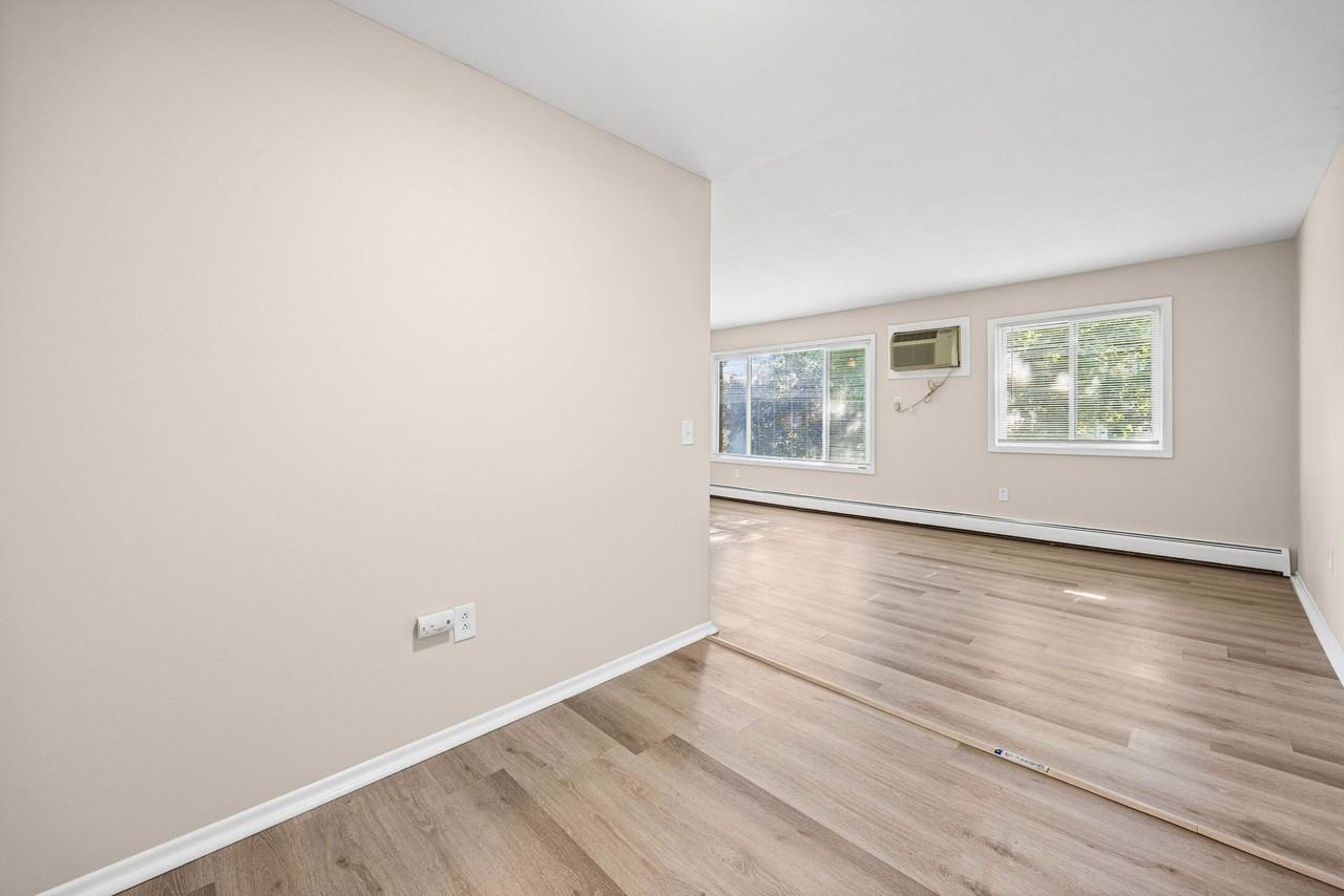 721 Cedarwood Terrace - Photo 7 of 28