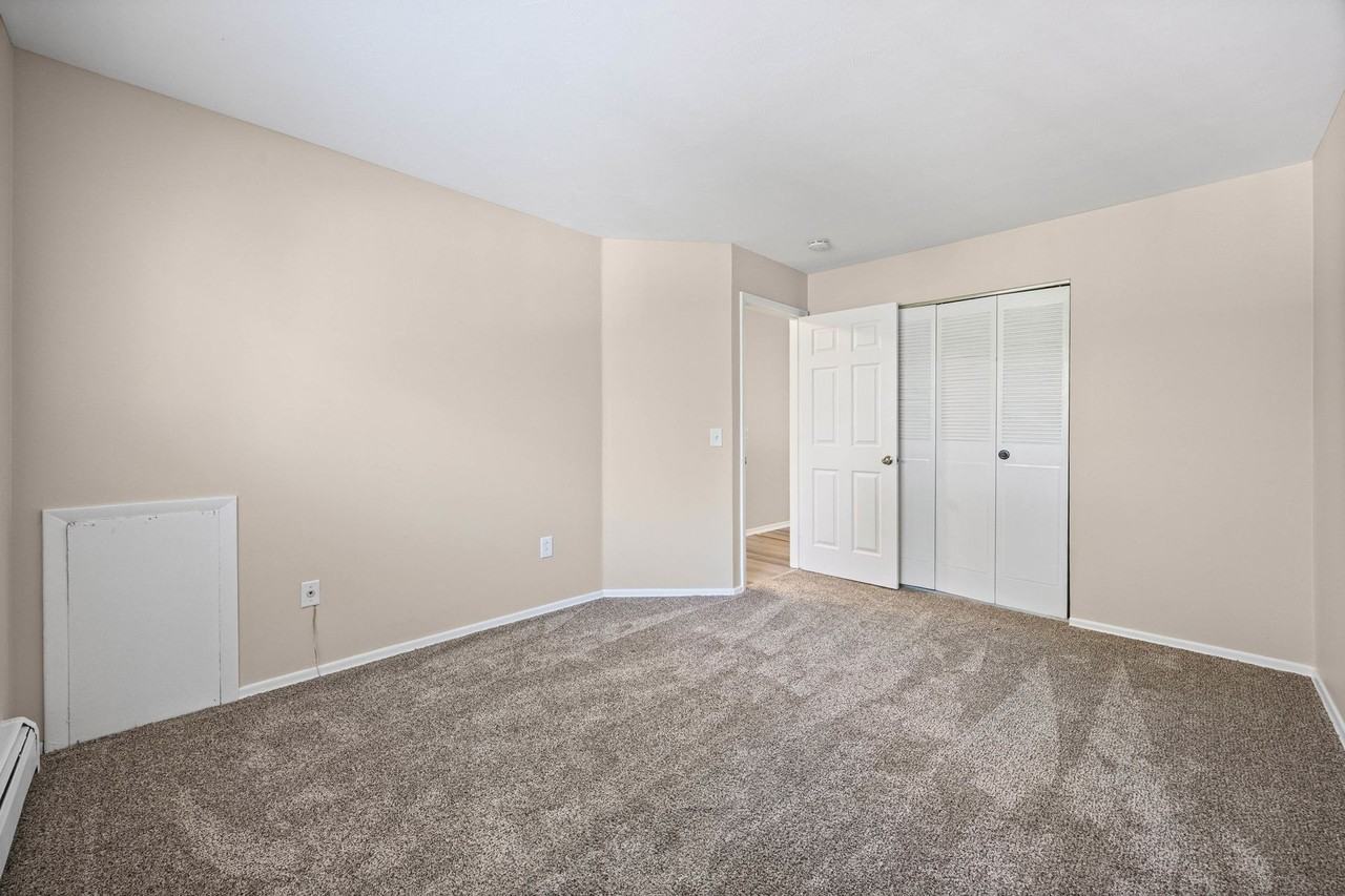 721 Cedarwood Terrace - Photo 7 of 24