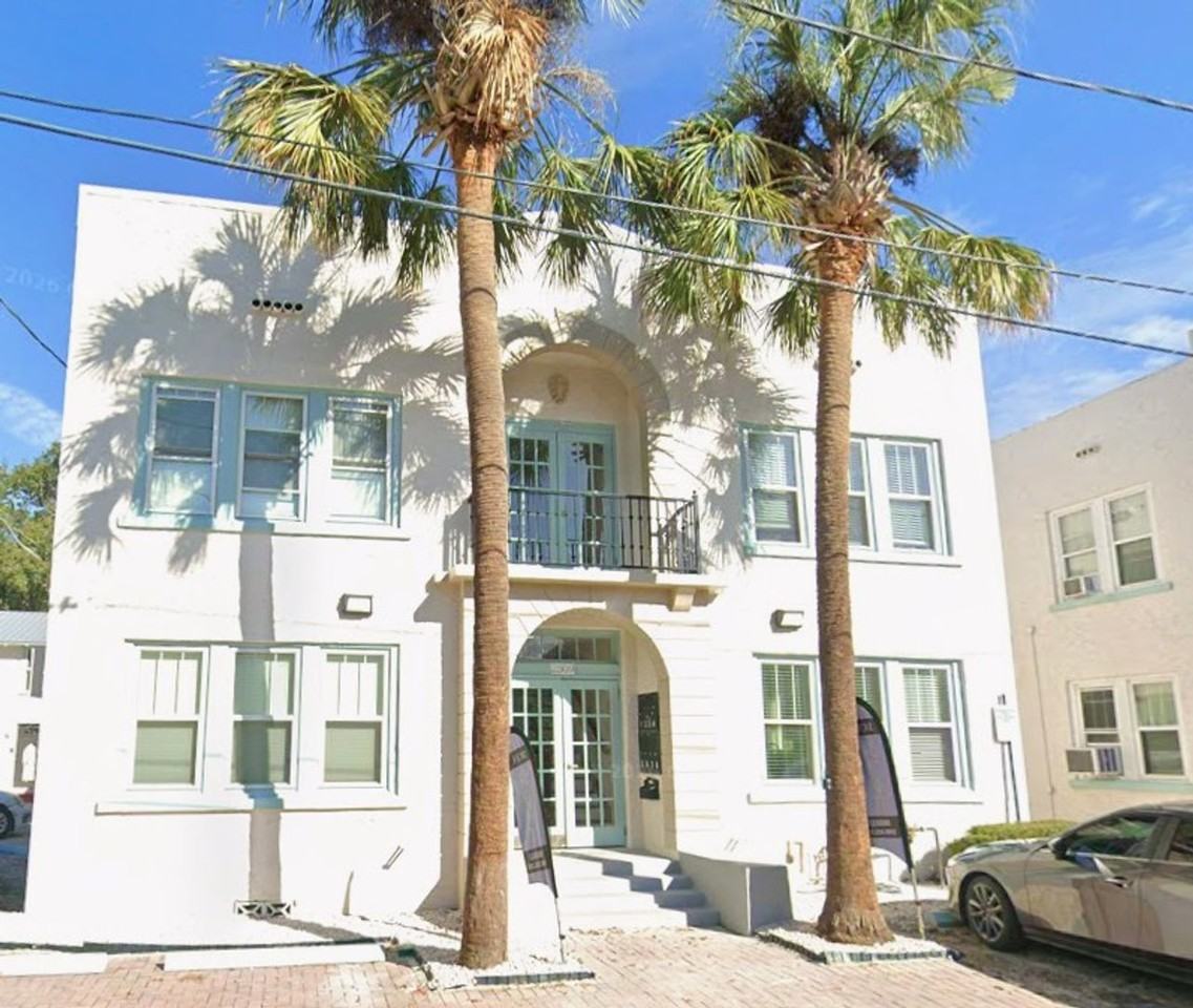Charming Renovated 1BR/1BA located Steps Away from Bayshore Blvd. - Photo 5 of 14
