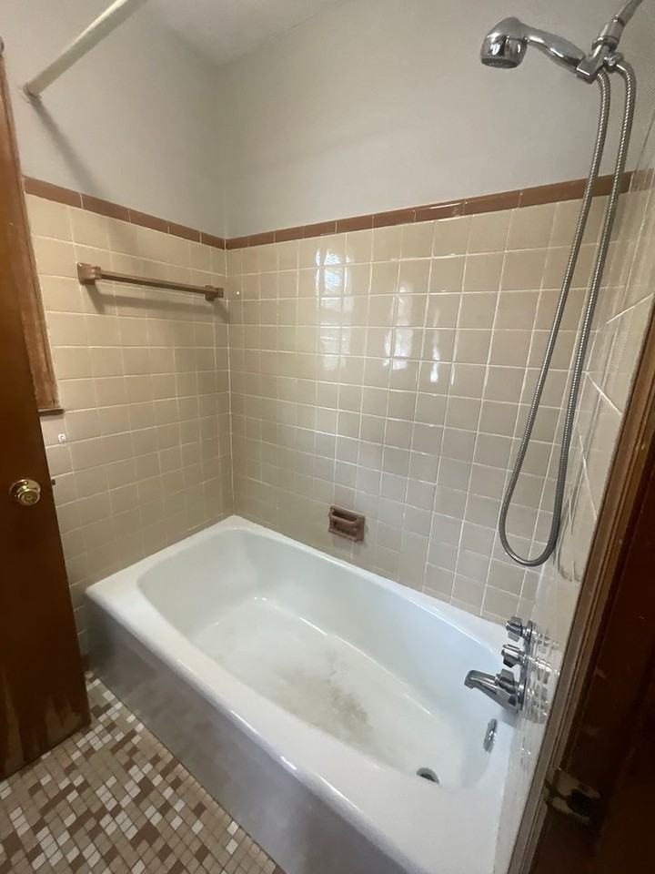 2039 Ironwood Dr - Photo 3 of 11