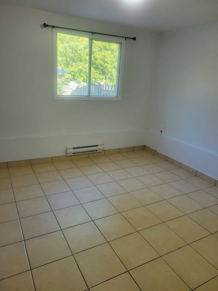 137 Maplegrove Ave - Photo 5 of 7