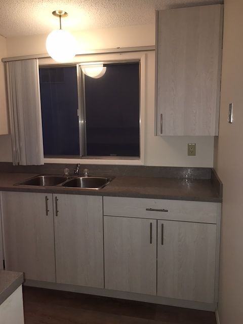 130 12 Ave Ne - Photo 2 of 11