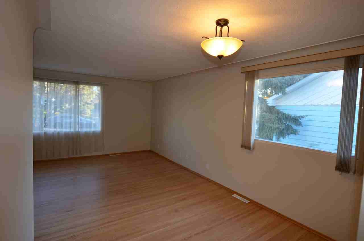 1019 30 Ave Nw - Photo 5 of 18