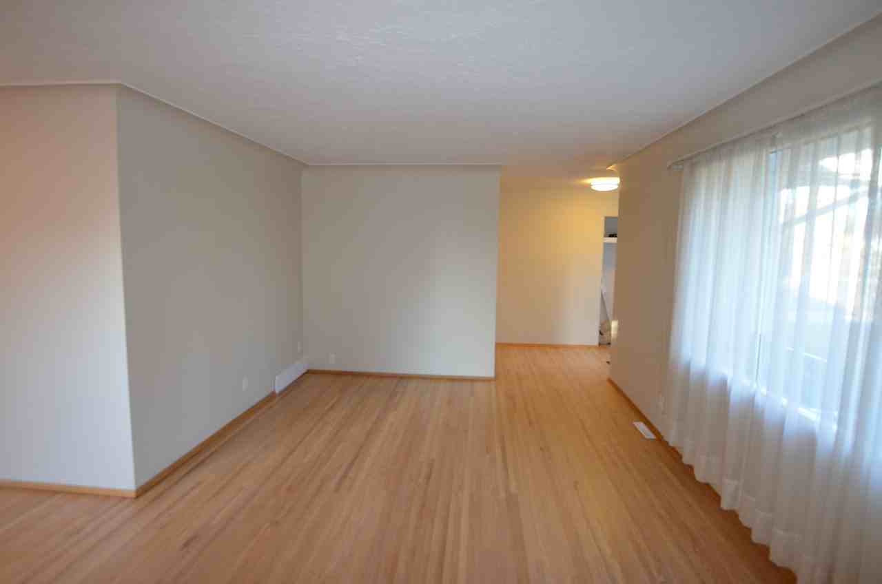 1019 30 Ave Nw - Photo 7 of 18