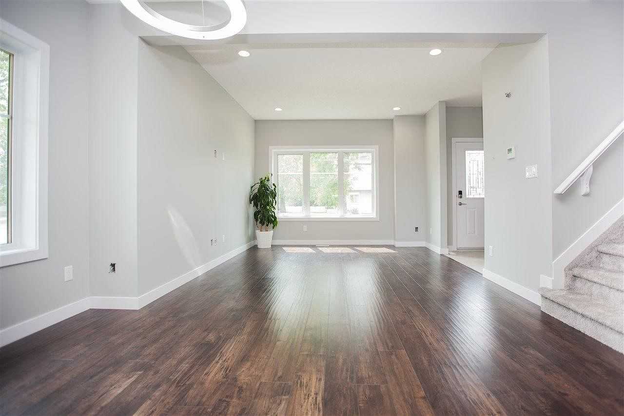 12210 122 St Nw - Photo 4 of 9
