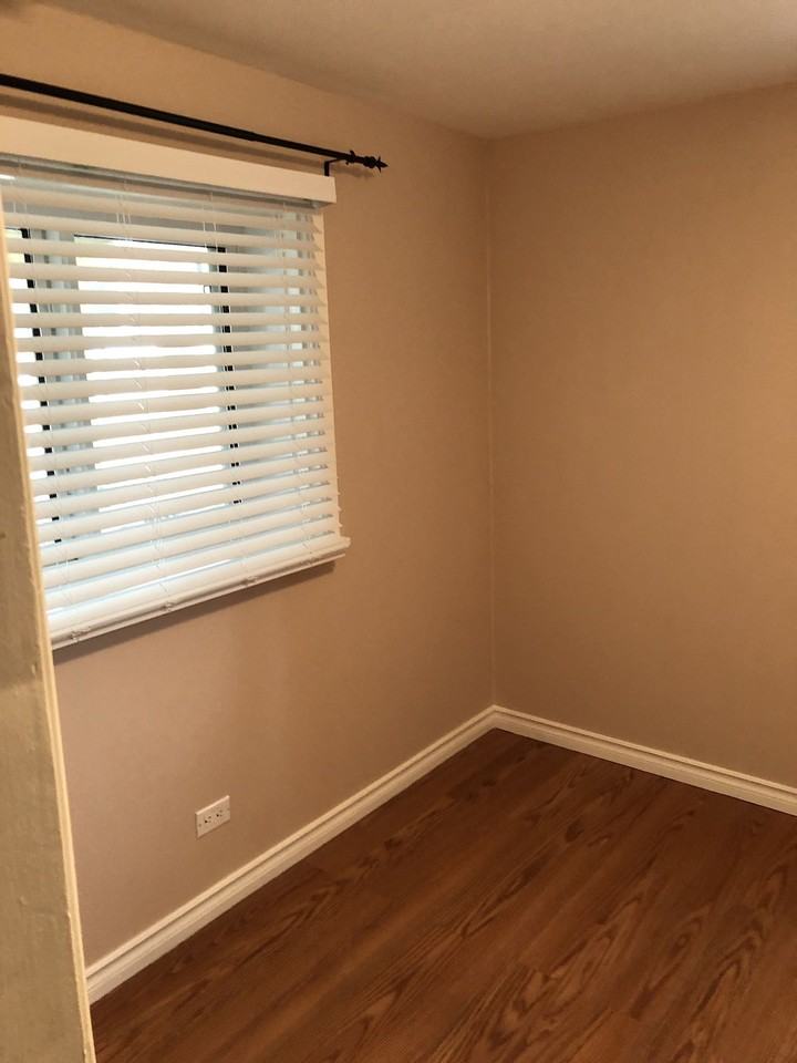 802 24 Ave Se - Photo 5 of 15