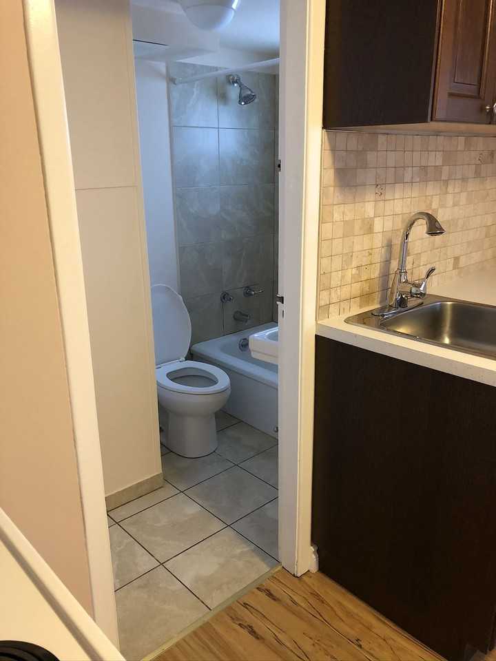 802 24 Ave Se - Photo 6 of 15