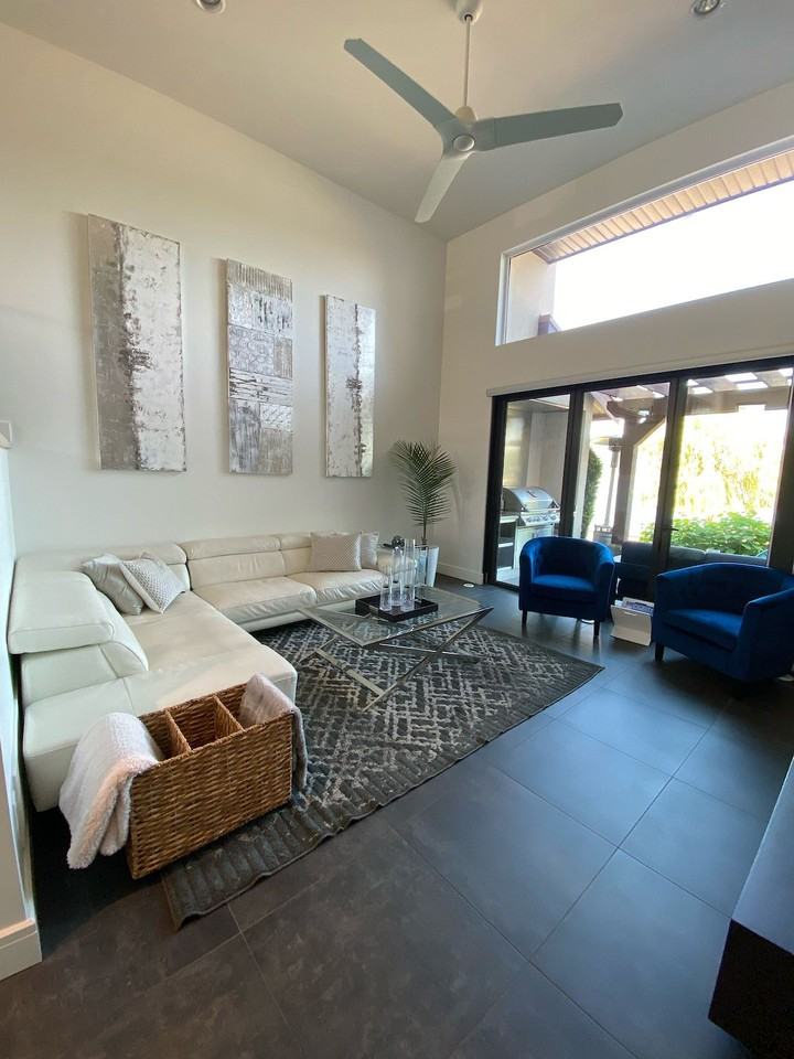 3756 Lakeshore Rd - Photo 4 of 16