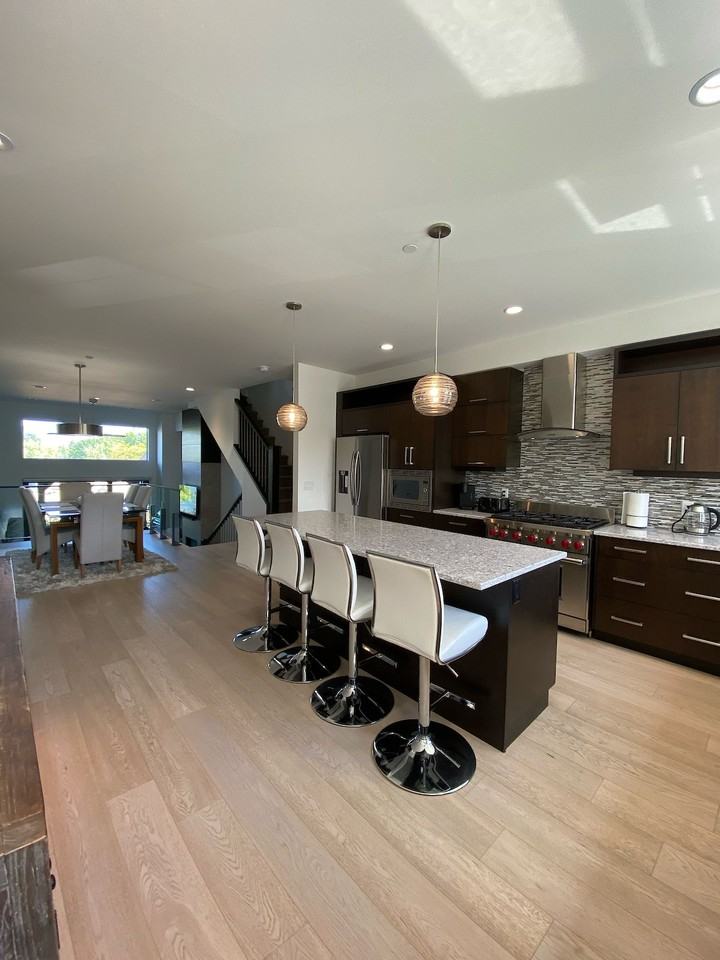 3756 Lakeshore Rd - Photo 5 of 16