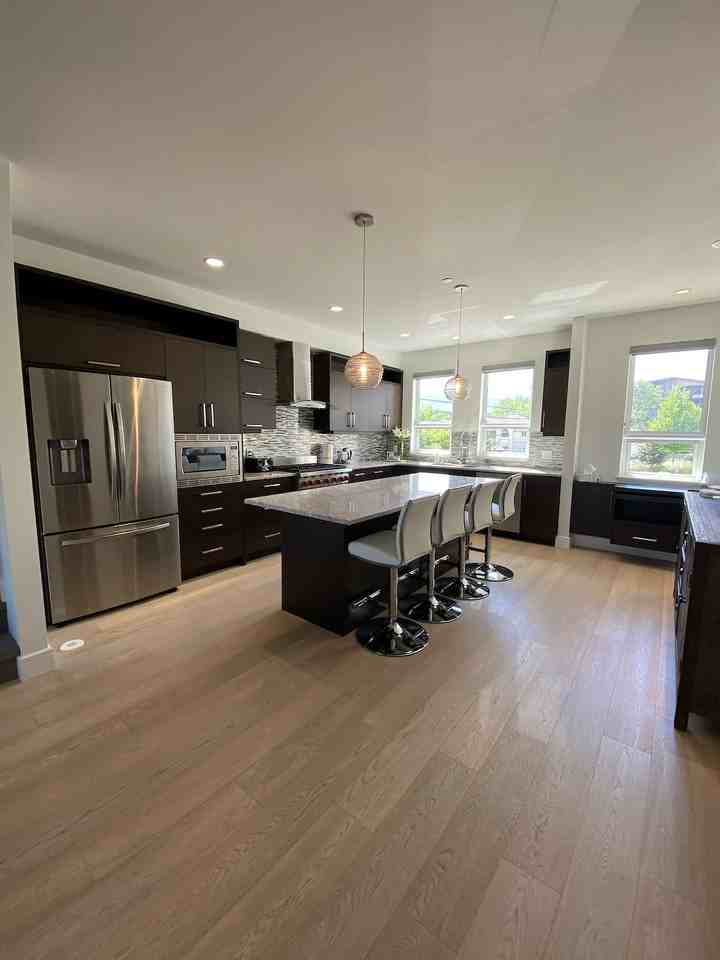 3756 Lakeshore Rd - Photo 7 of 16