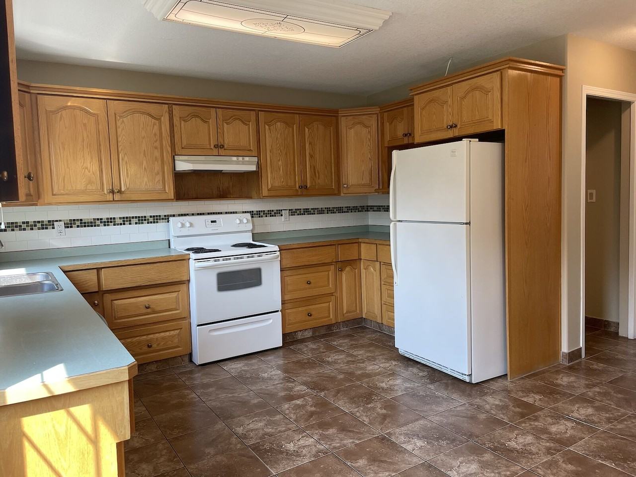 5115 152a Ave Nw - Photo 3 of 24