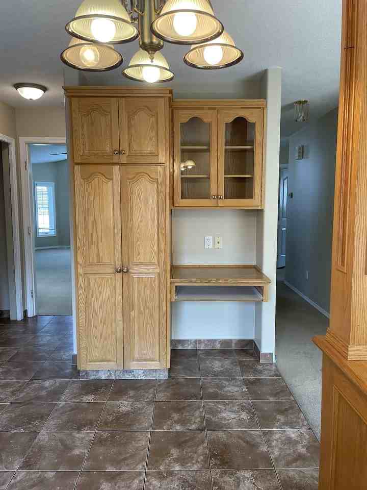 5115 152a Ave Nw - Photo 4 of 24