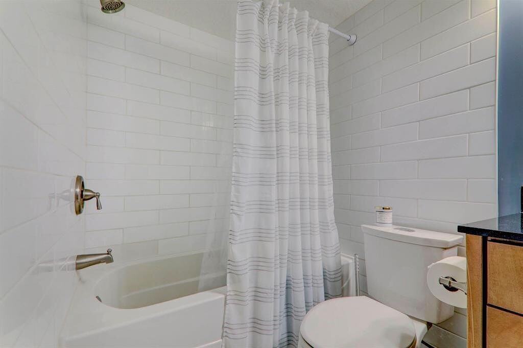 332 Cedar Cres Sw - Photo 5 of 21