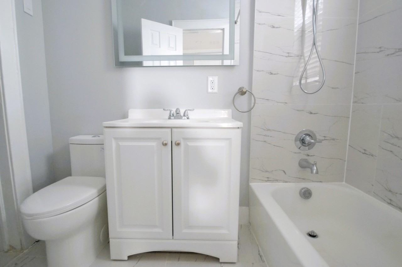 56 Hobart Place #5 - Photo 3 of 8