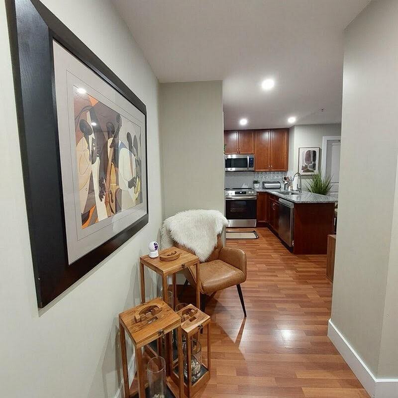 256 - 256 Hastings Avenue - Photo 3 of 12