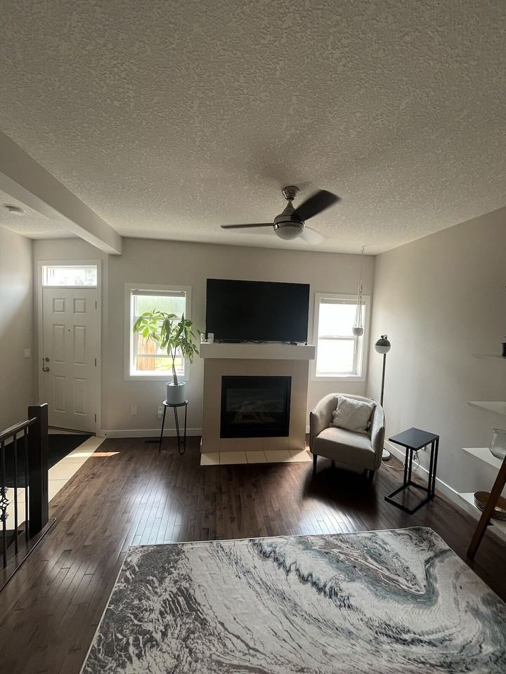 248 - 248 20 Avenue Northeast - Photo 2 of 19