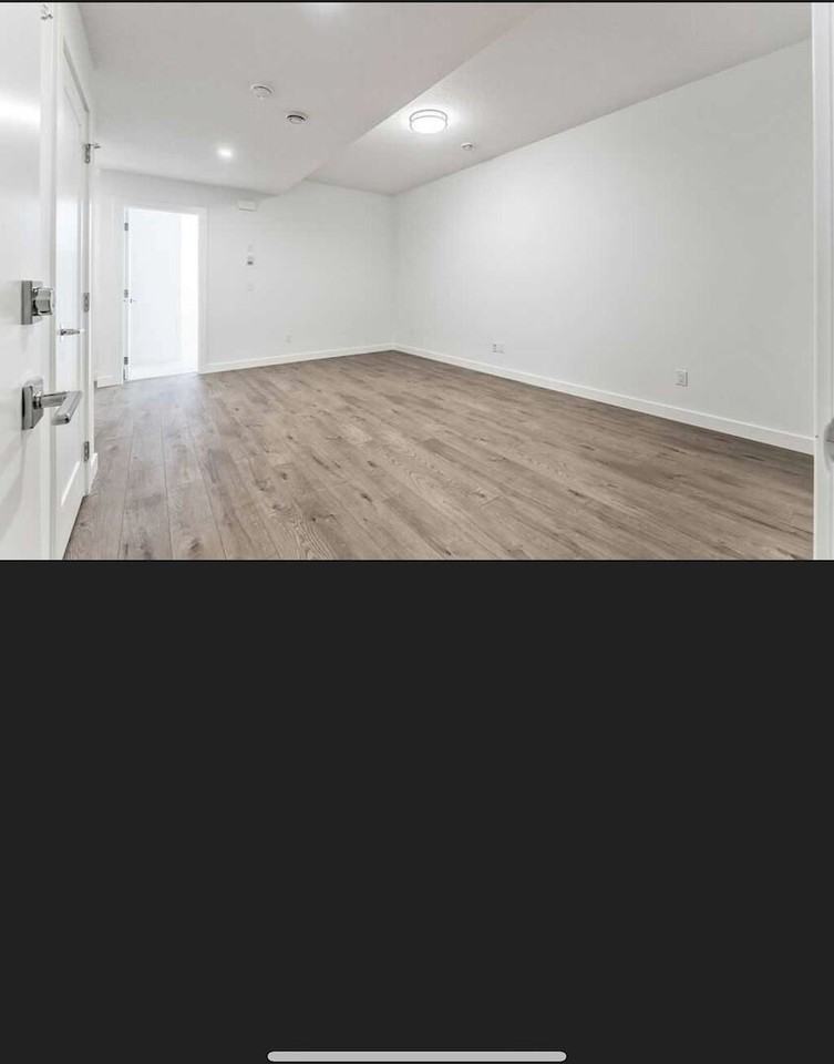 225 Creekside Way Sw - Photo 3 of 9