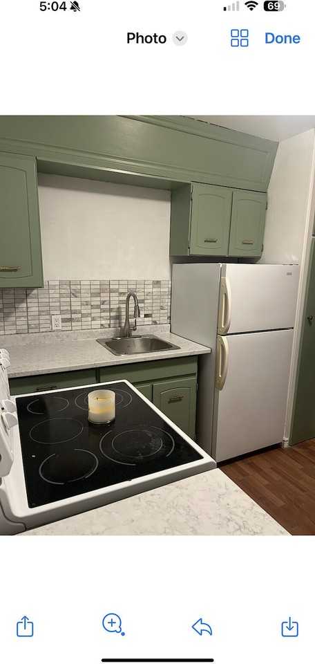 1175 Queen St - Photo 4 of 12