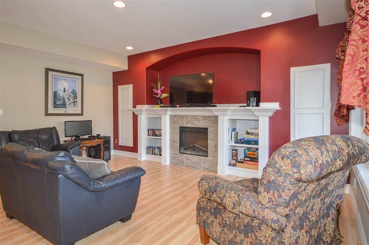 14042 161a Ave Nw - Photo 4 of 8