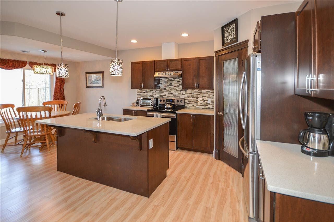 14042 161a Ave Nw - Photo 5 of 8