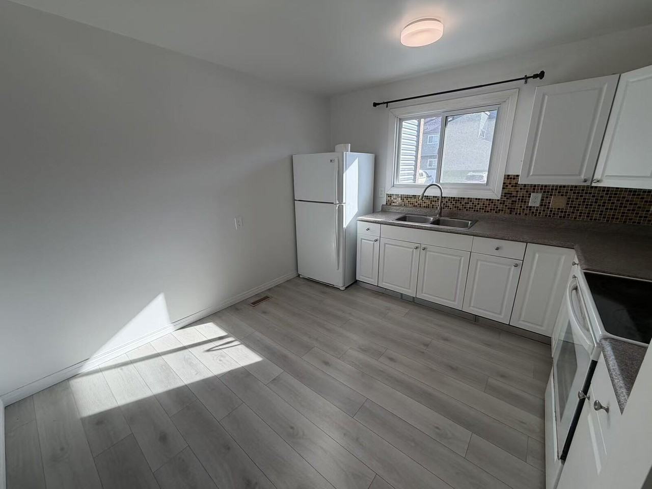 211 Kaskitayo Crt Nw - Photo 6 of 18