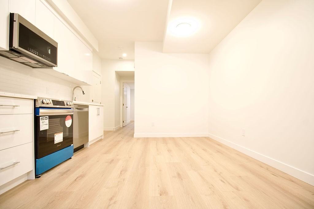 1433 29 St Sw - Photo 3 of 21