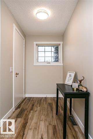3816 111a St Nw - Photo 2 of 37