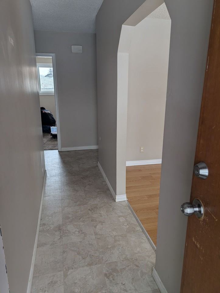 12917 123a St Nw - Photo 3 of 13