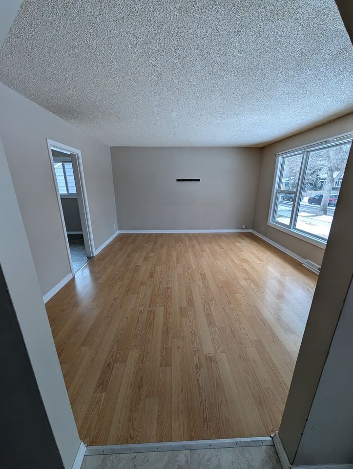 12917 123a St Nw - Photo 4 of 13