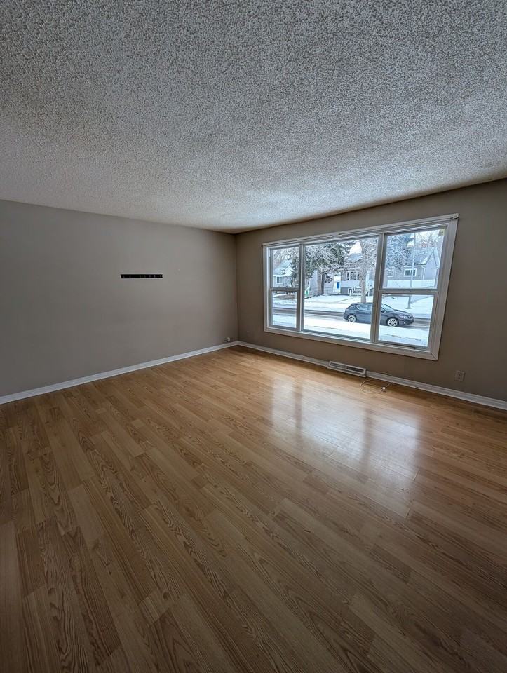 12917 123a St Nw - Photo 5 of 13