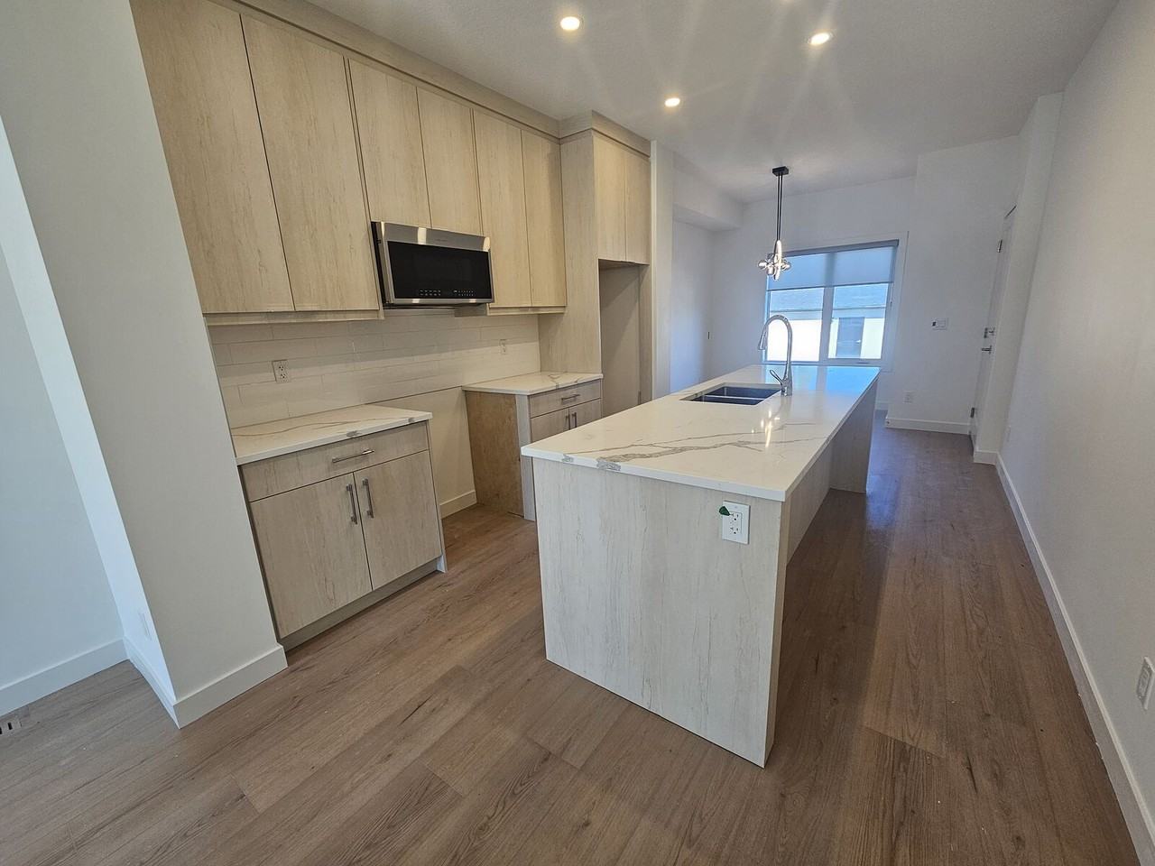 920 35 St Se - Photo 4 of 24