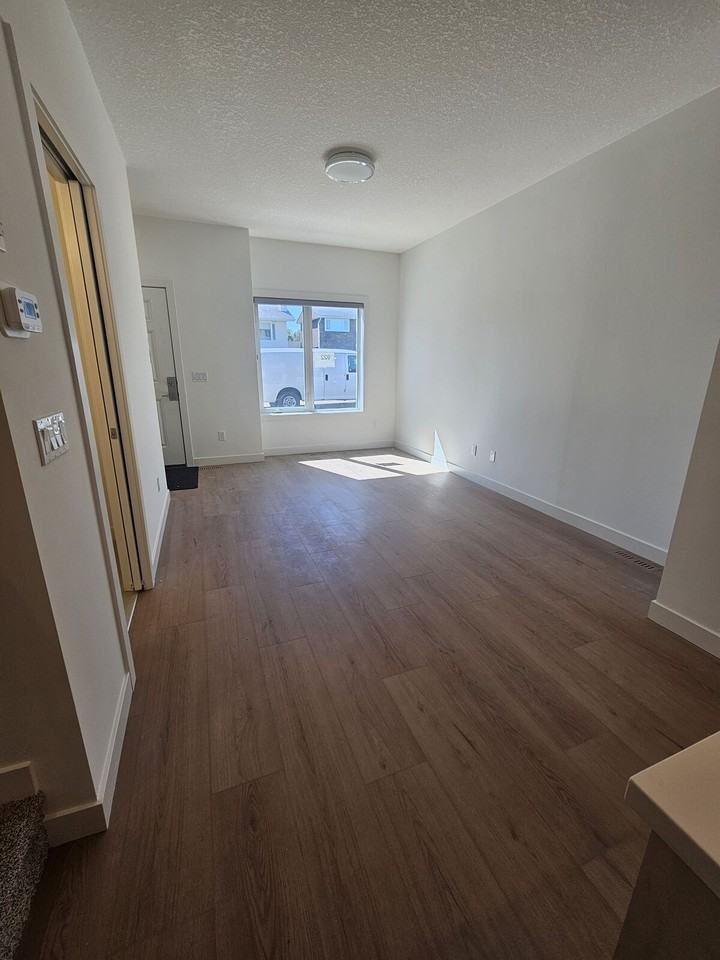 920 35 St Se - Photo 6 of 24
