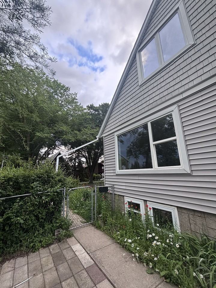 11651 77 Ave Nw - Photo 3 of 21