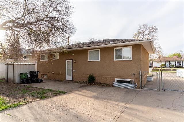 6315 152 Ave Nw - Photo 3 of 12