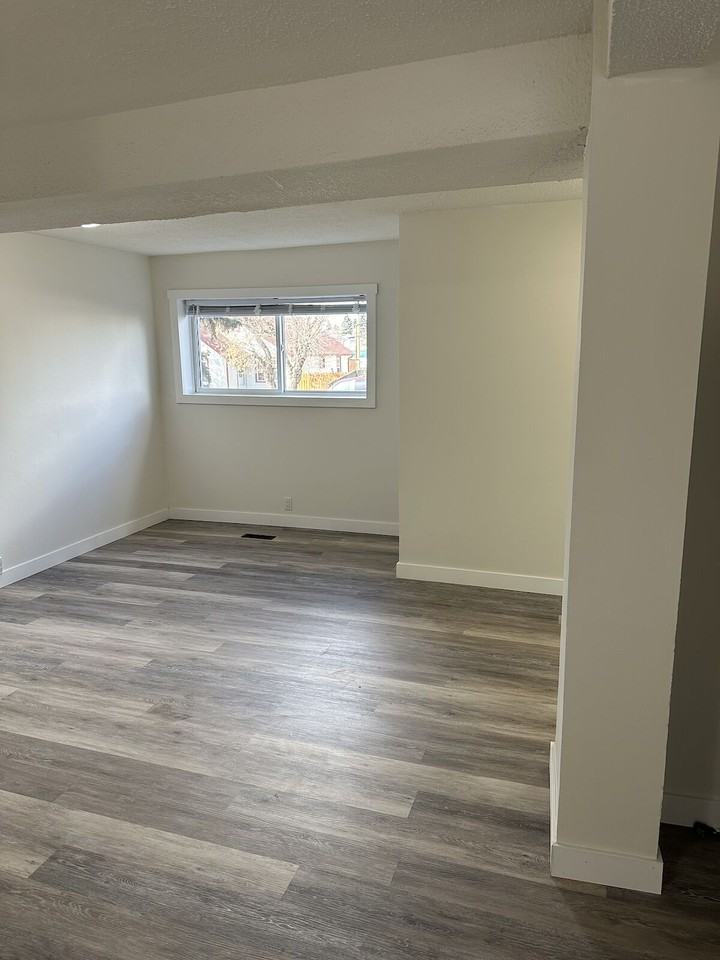 2833 15 Ave Se - Photo 6 of 19