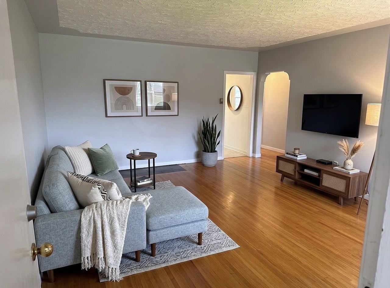 1902 26 Ave Sw - Photo 3 of 9