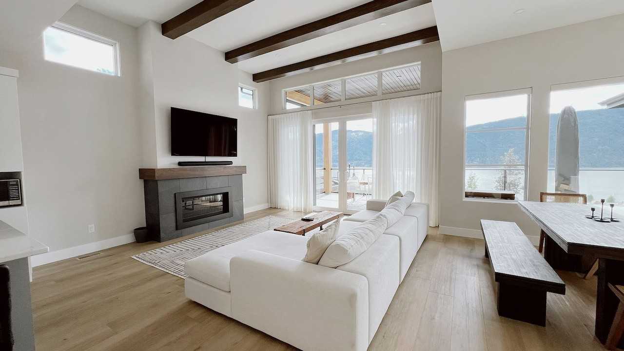3593 Mckinley Beach Dr - Photo 3 of 25
