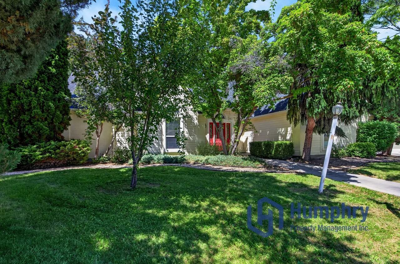 1948 E Cypress Point Dr - Photo 2 of 44