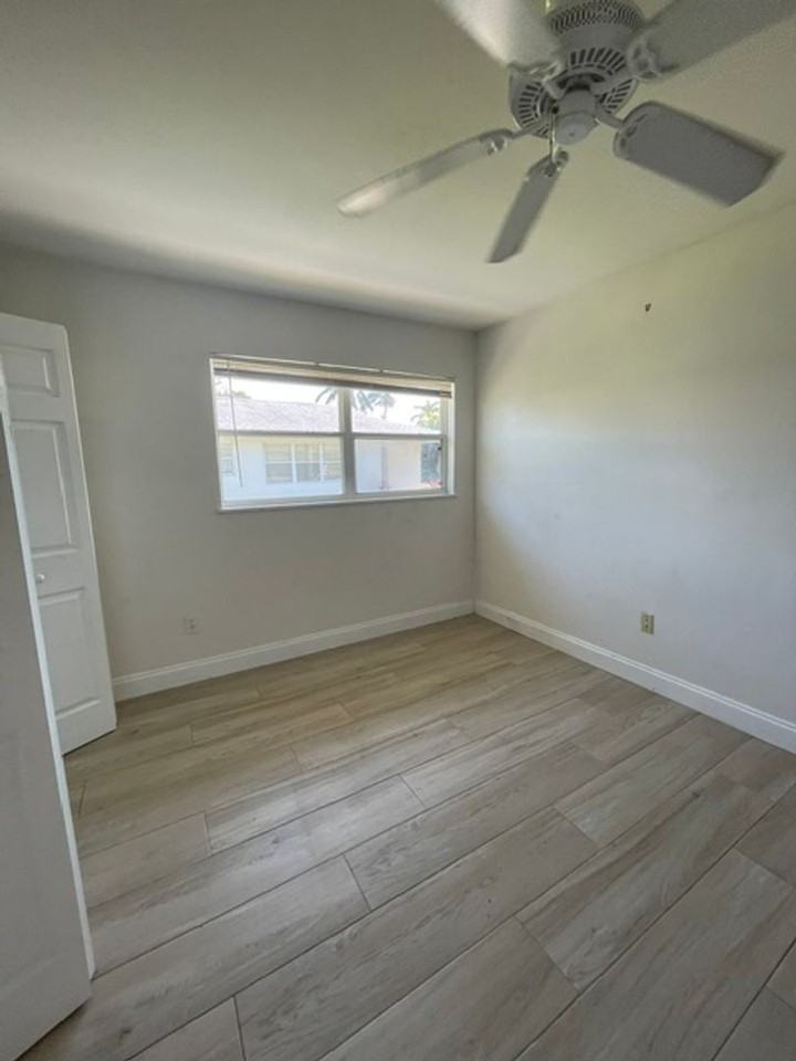 517 96th Ave N #A - Photo 2 of 6